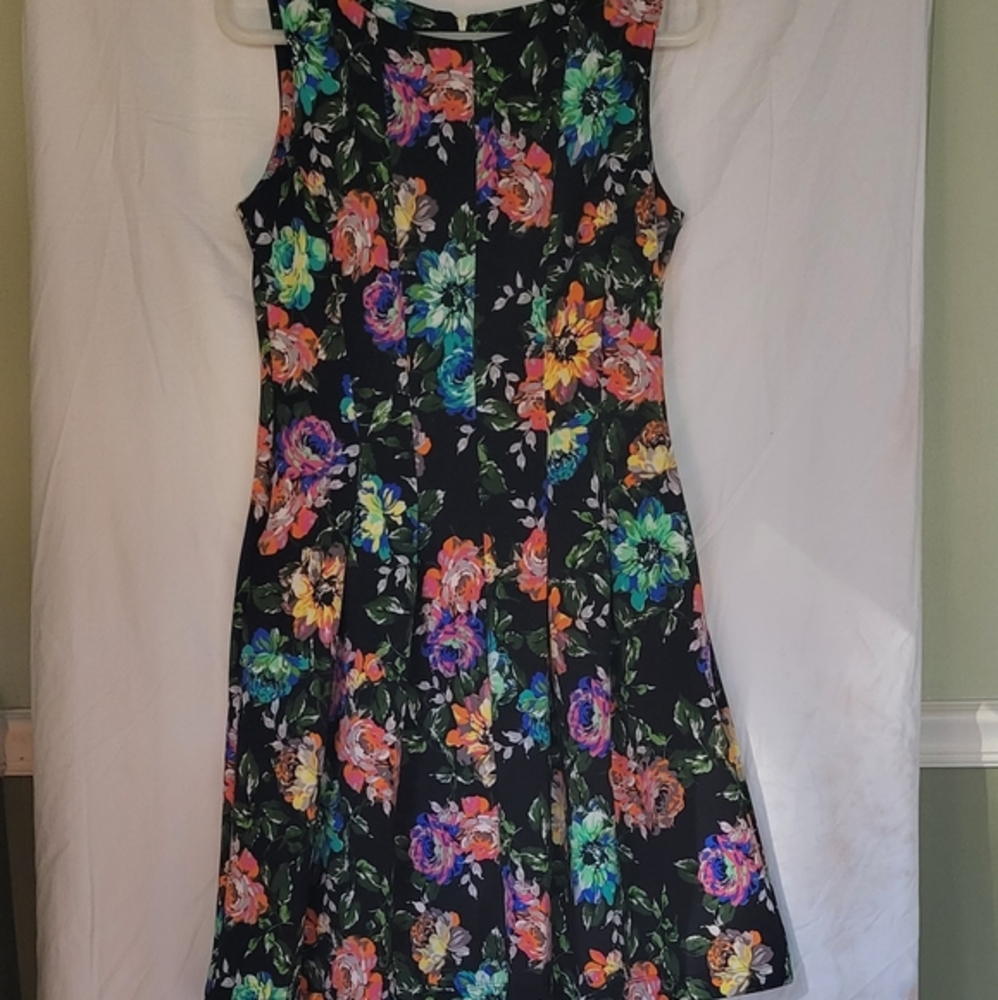 Metaphor Floral sleeveless dress; size 10; black background with floral print.